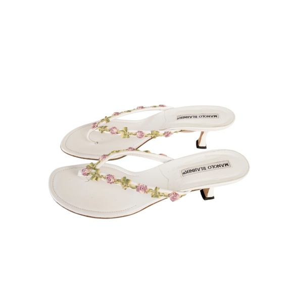 Manolo Blahnik White & Pink Floral Appliqué Leather Thong Sandal Heels - Picture 3 of 6